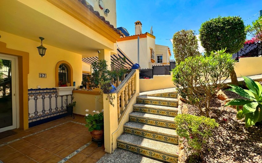 Resale - Villa -
Orihuela Costa - Costa Blanca