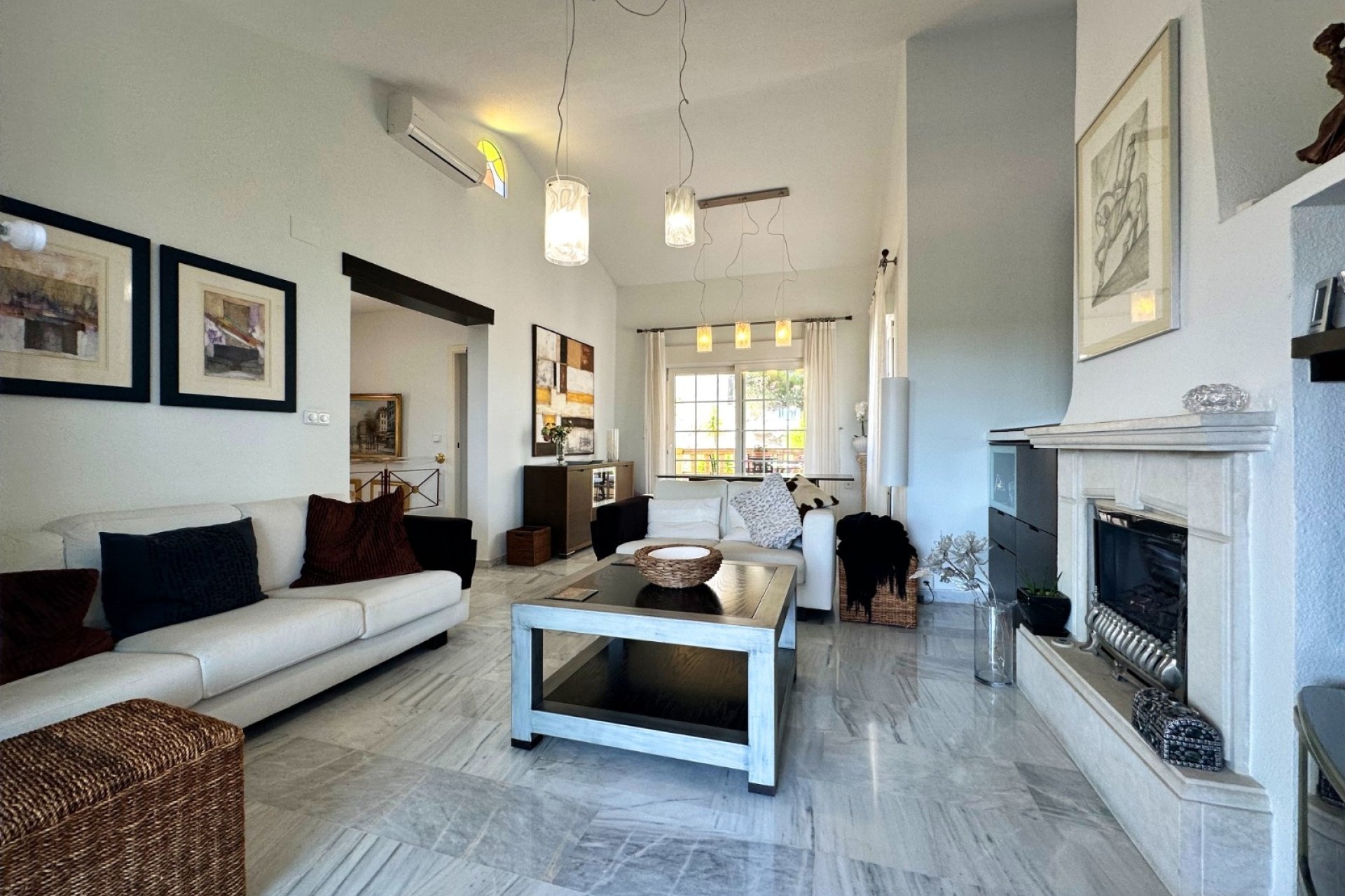 Resale - Villa -
Orihuela Costa - Costa Blanca