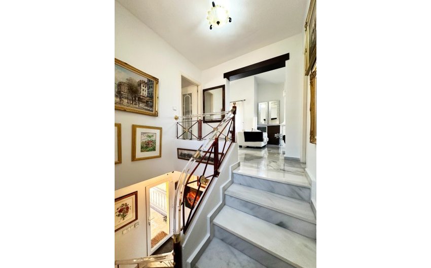 Resale - Villa -
Orihuela Costa - Costa Blanca