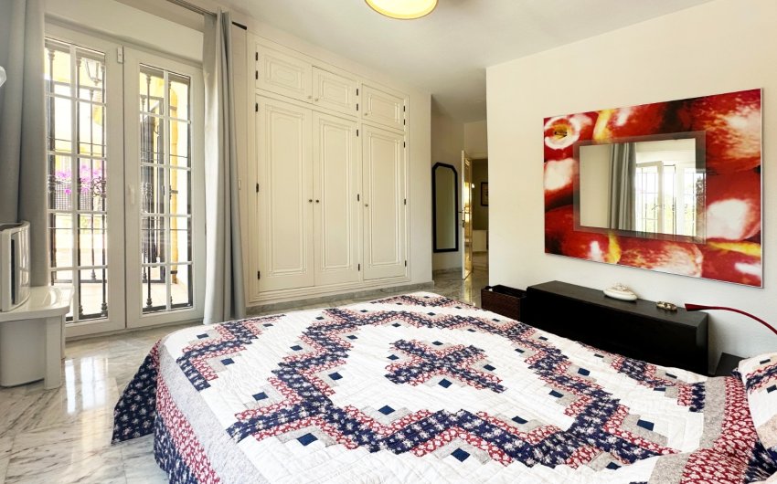 Resale - Villa -
Orihuela Costa - Costa Blanca