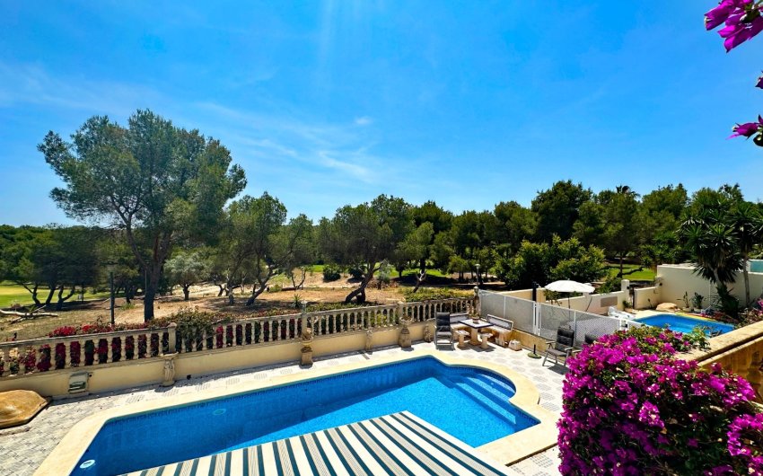 Resale - Villa -
Orihuela Costa - Costa Blanca