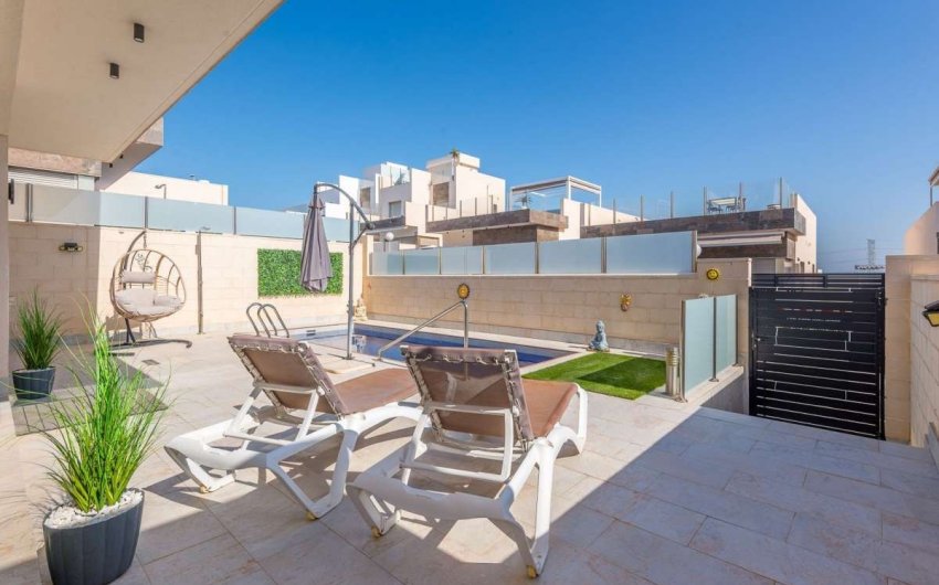 Resale - Villa -
Orihuela Costa - Costa Blanca