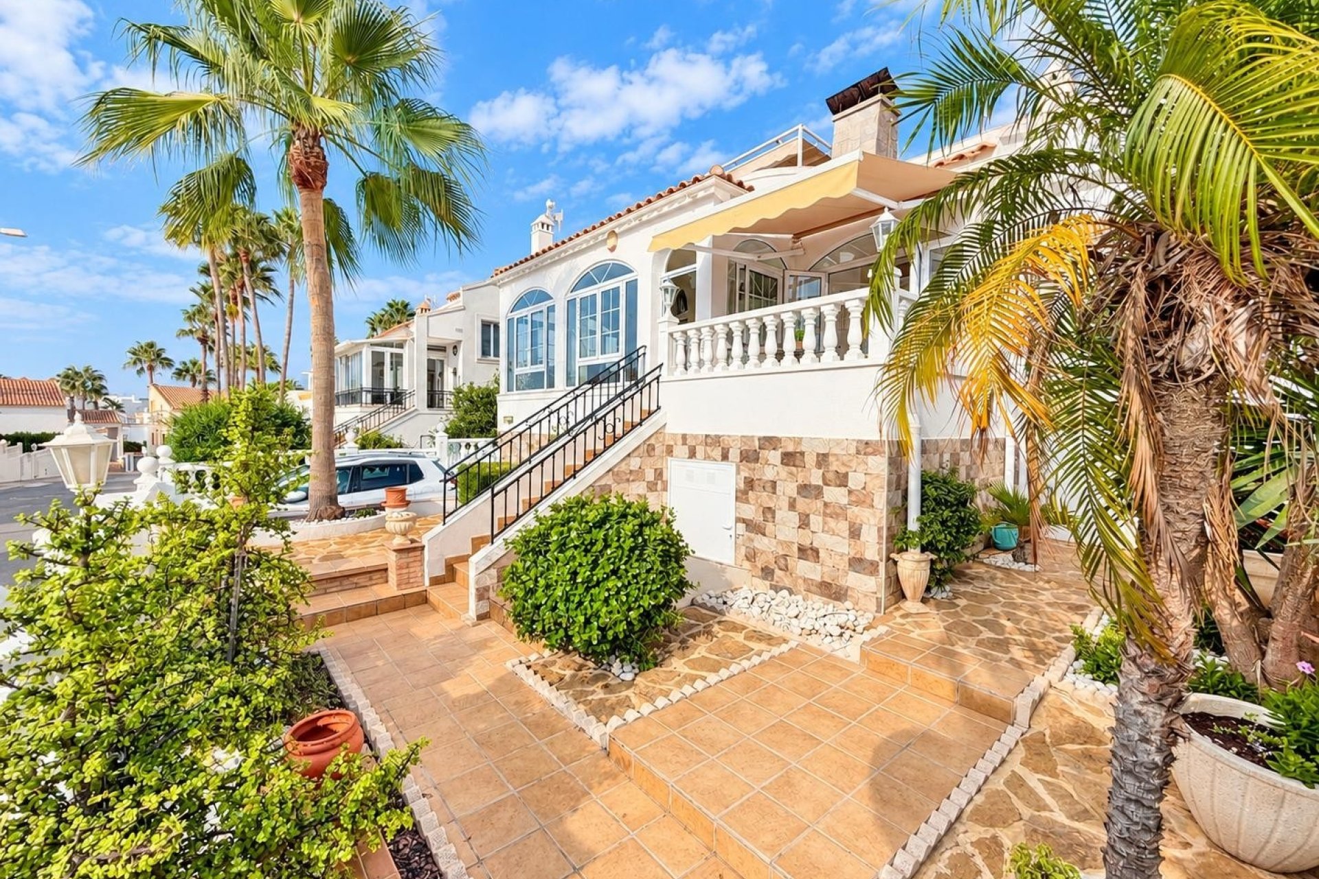 Resale - Villa -
Orihuela Costa - Costa Blanca