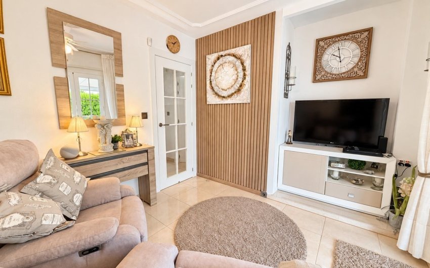 Resale - Villa -
Orihuela Costa - Costa Blanca