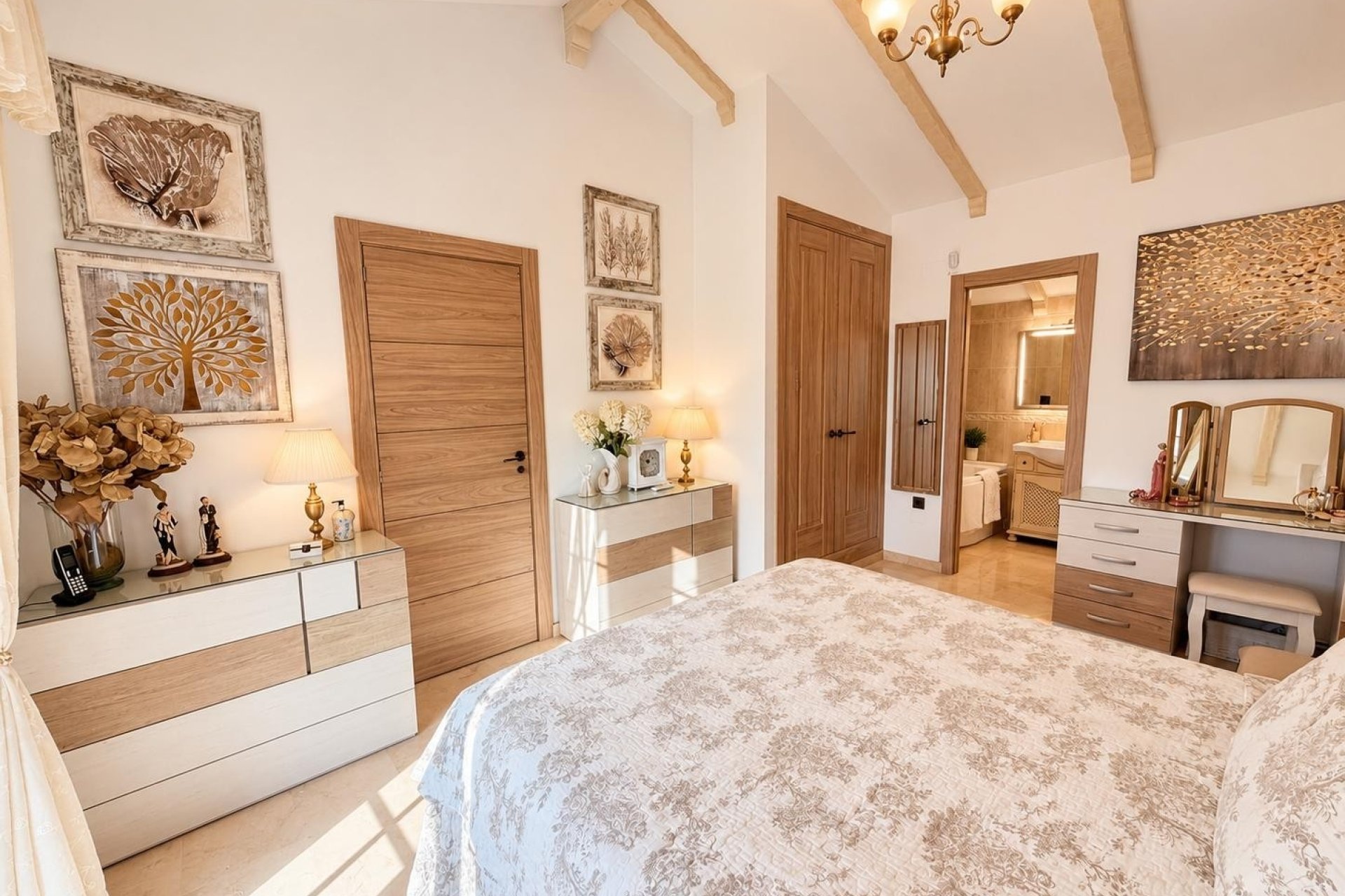 Resale - Villa -
Orihuela Costa - Costa Blanca