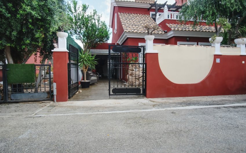Resale - Villa -
Orihuela Costa - Costa Blanca