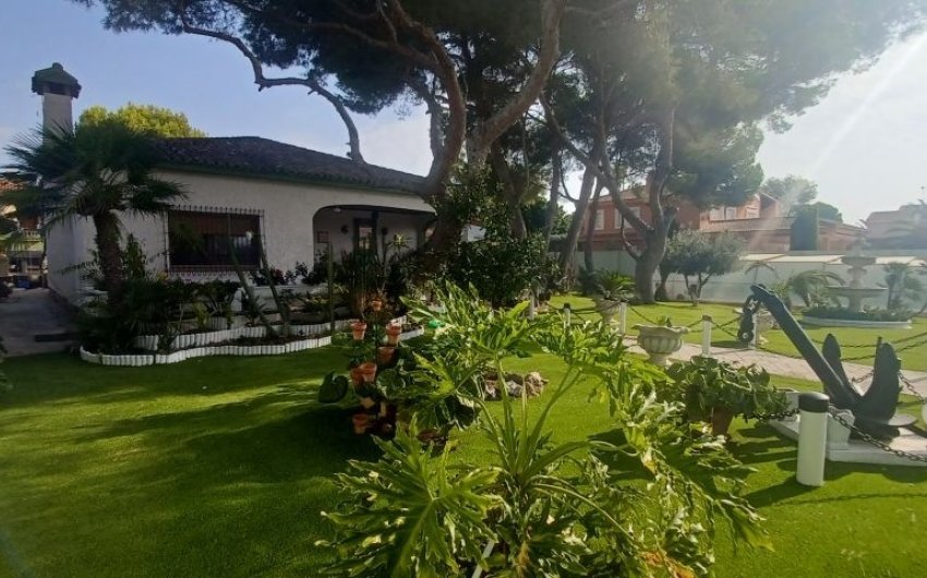 Resale - Villa -
Orihuela Costa - Costa Blanca