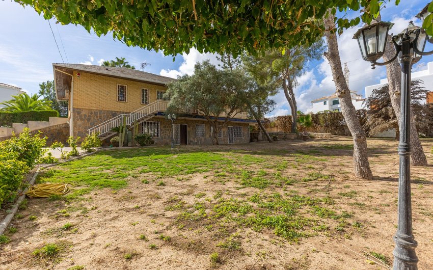 Resale - Villa -
Orihuela Costa - Costa Blanca