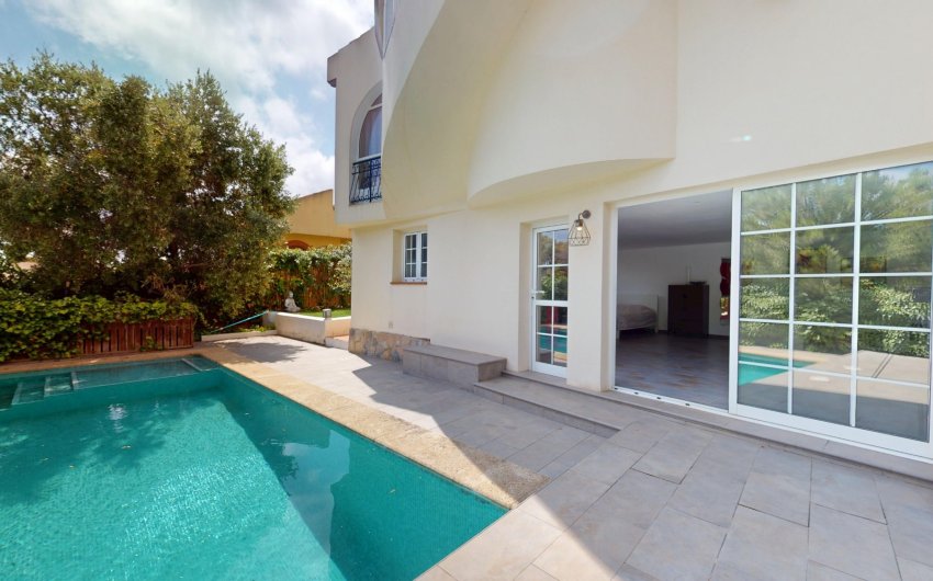 Resale - Villa -
Orihuela Costa - Costa Blanca