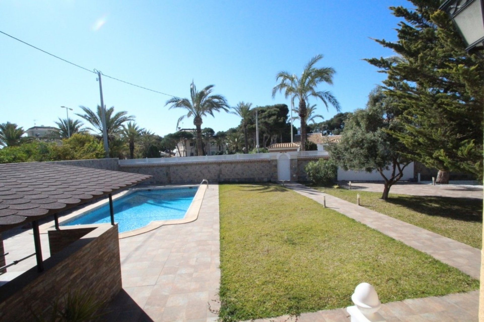 Resale - Villa -
Orihuela Costa - Costa Blanca