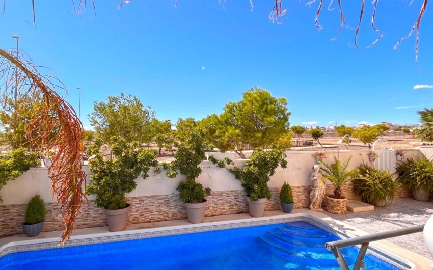 Resale - Villa -
Orihuela Costa - Costa Blanca