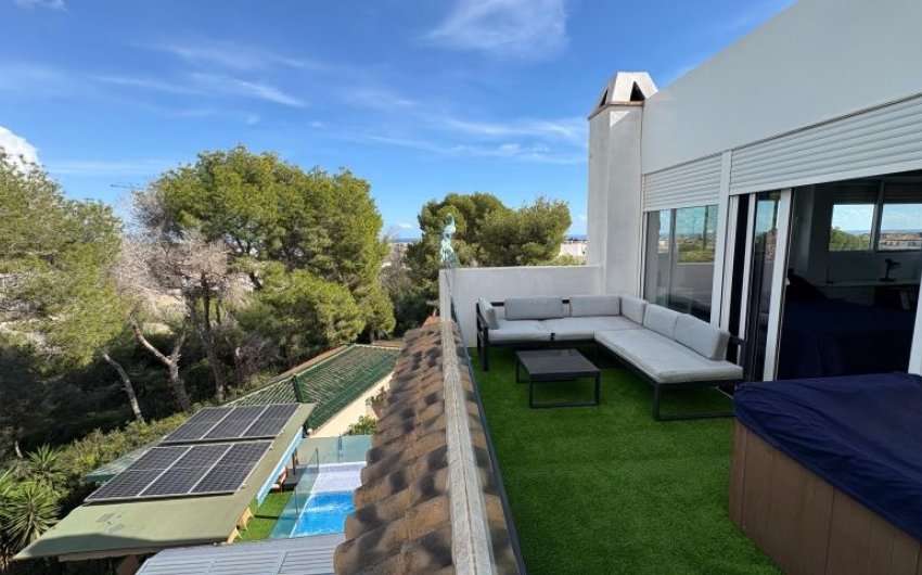 Resale - Villa -
Orihuela Costa - Costa Blanca