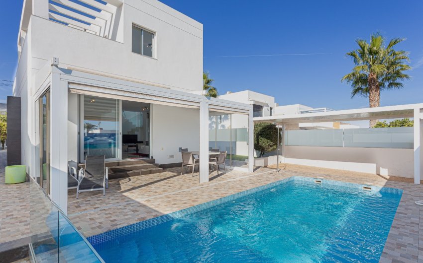 Resale - Villa -
Orihuela Costa - Costa Blanca