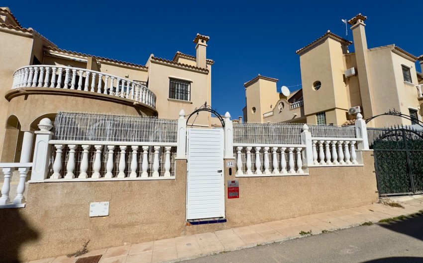 Resale - Villa -
Orihuela Costa - Costa Blanca
