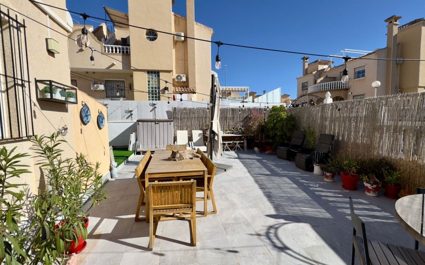 Resale - Villa -
Orihuela Costa - Costa Blanca