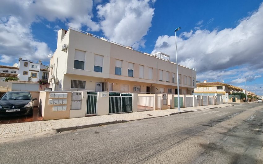 Resale - Villa -
Orihuela Costa - Costa Blanca