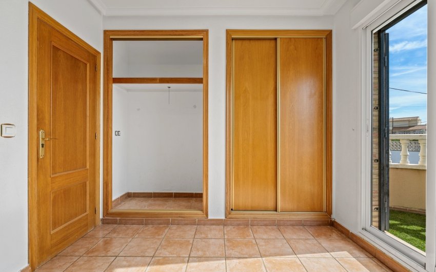 Resale - Villa -
Orihuela Costa - Costa Blanca