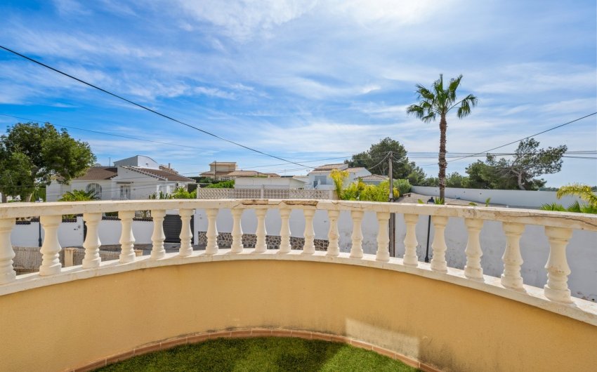 Resale - Villa -
Orihuela Costa - Costa Blanca