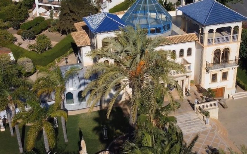 Resale - Villa -
Orihuela Costa - Costa Blanca