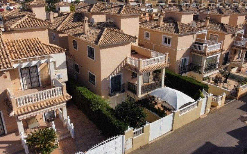 Resale - Villa -
Orihuela Costa - Costa Blanca