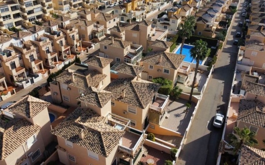 Resale - Villa -
Orihuela Costa - Costa Blanca