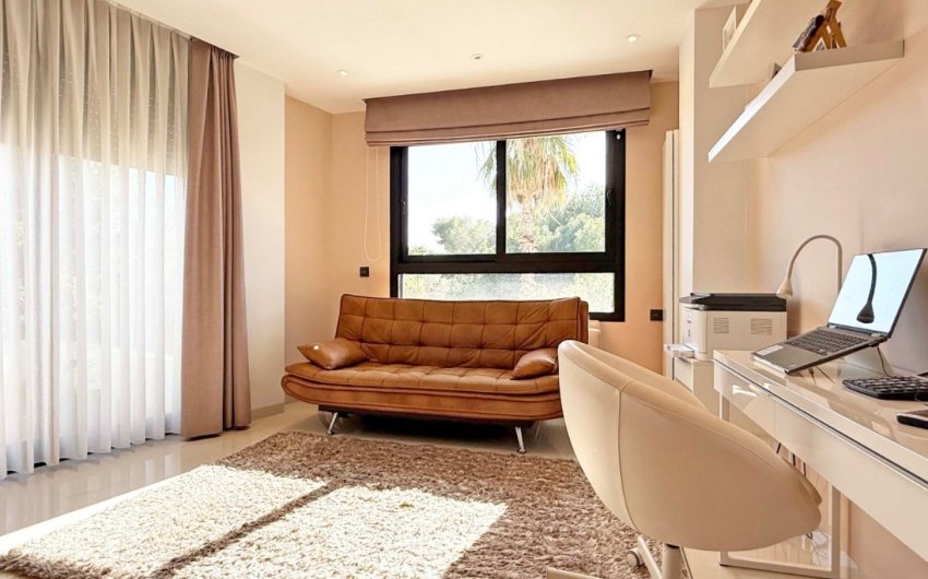 Resale - Villa -
Orihuela Costa - Costa Blanca