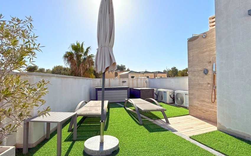 Resale - Villa -
Orihuela Costa - Costa Blanca