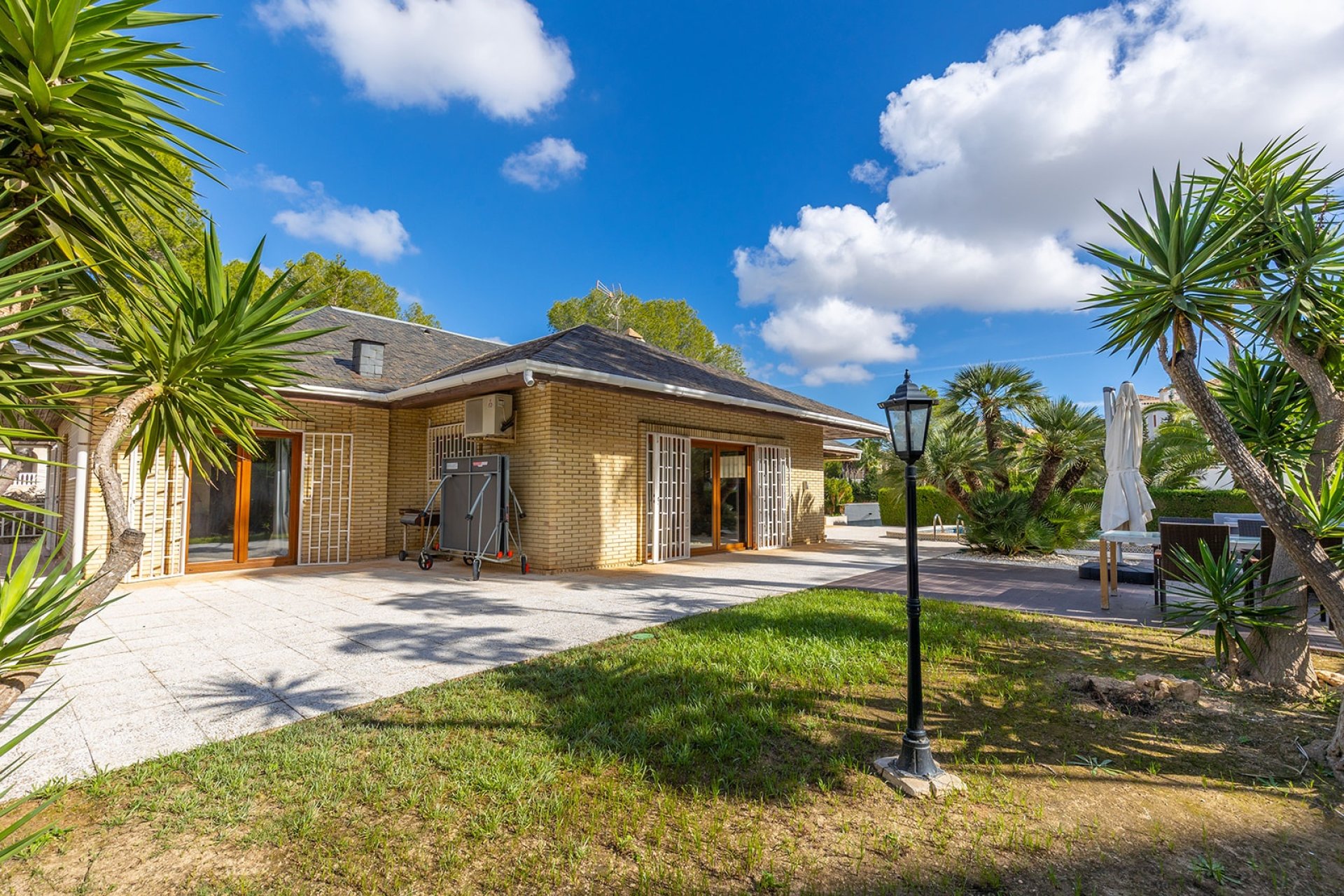 Resale - Villa -
Orihuela Costa - Costa Blanca