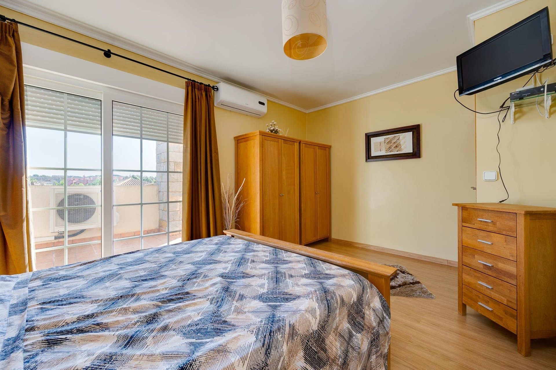 Resale - Villa -
Orihuela Costa - Costa Blanca