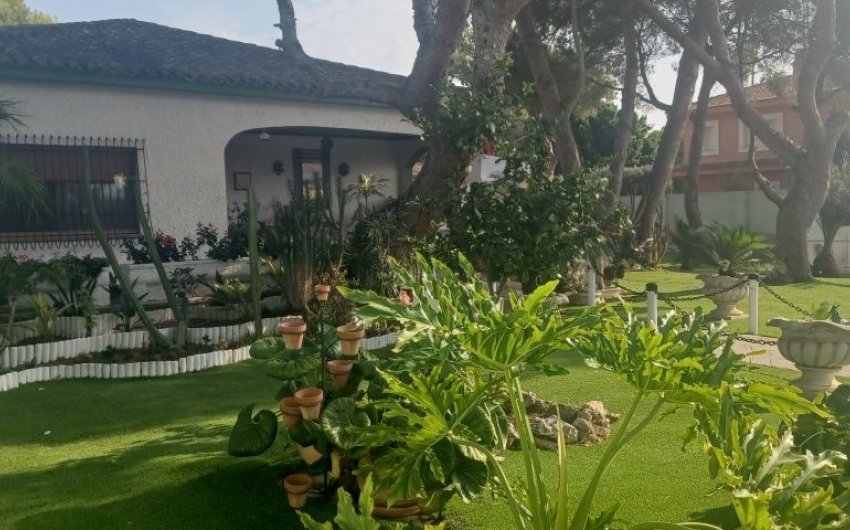 Resale - Villa -
Orihuela Costa - Costa Blanca