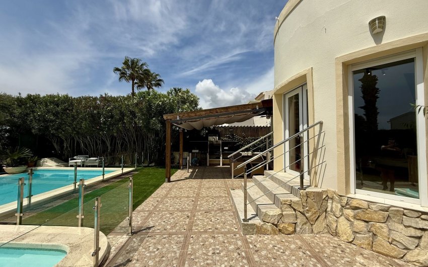 Resale - Villa -
Orihuela Costa - Costa Blanca
