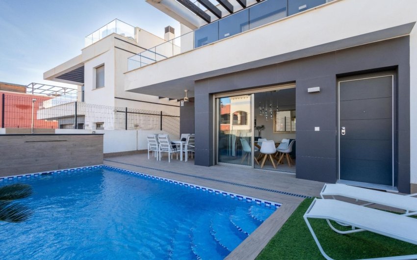 Resale - Villa -
Orihuela Costa - Costa Blanca