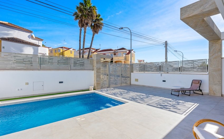 Resale - Villa -
Orihuela Costa - Costa Blanca