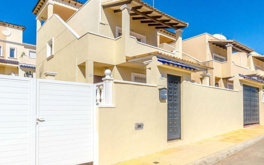 Resale - Villa -
Orihuela Costa - Costa Blanca