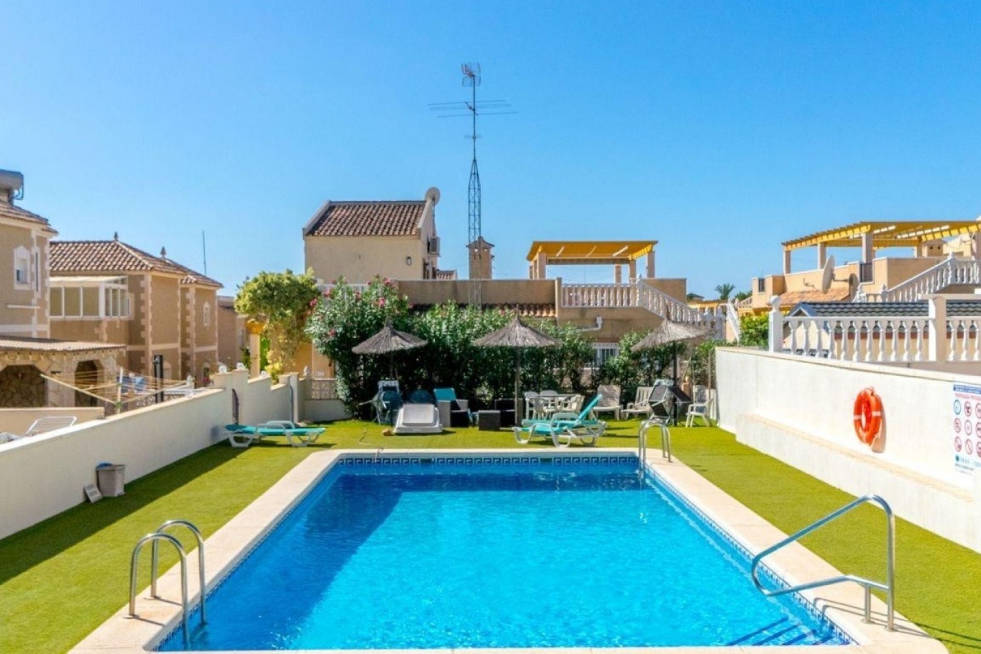 Resale - Villa -
Orihuela Costa - Costa Blanca