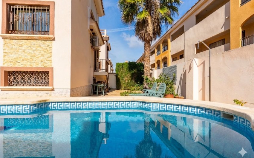 Resale - Villa -
Orihuela Costa - Costa Blanca