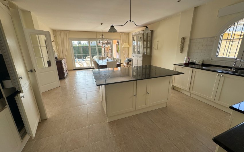 Resale - Villa -
Orihuela Costa - Costa Blanca