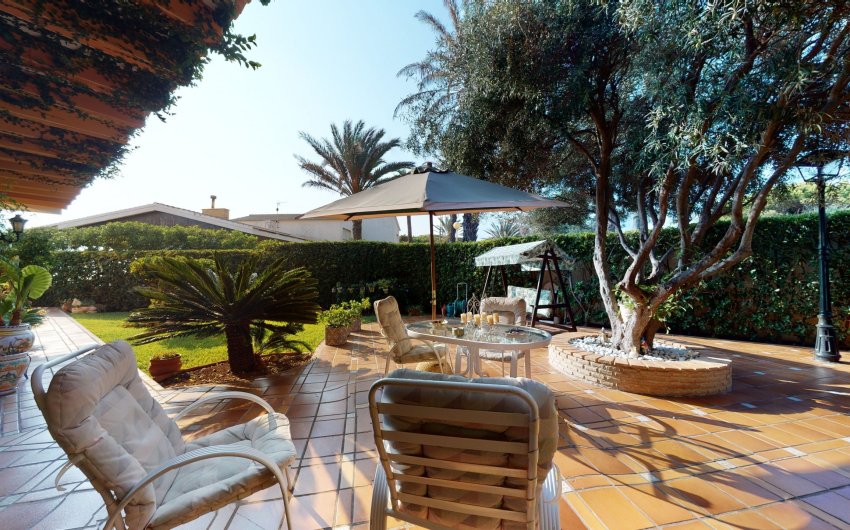 Resale - Villa -
Orihuela Costa - Costa Blanca