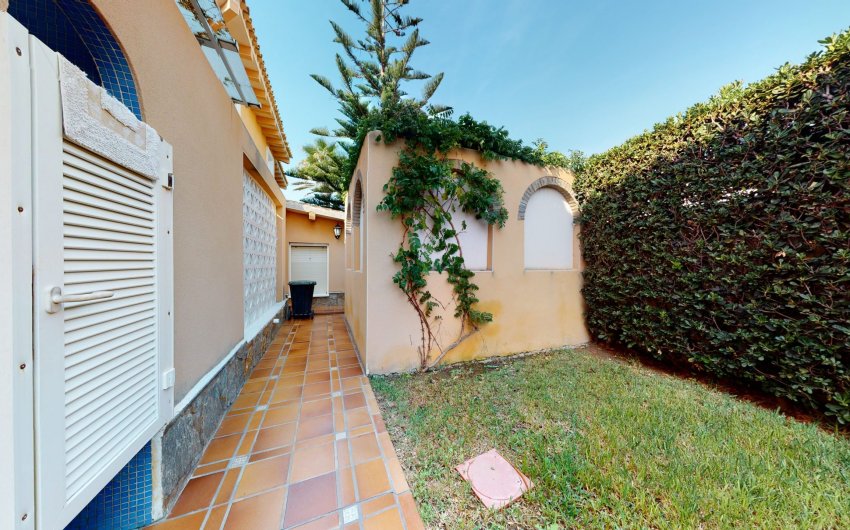Resale - Villa -
Orihuela Costa - Costa Blanca