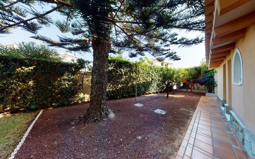 Resale - Villa -
Orihuela Costa - Costa Blanca