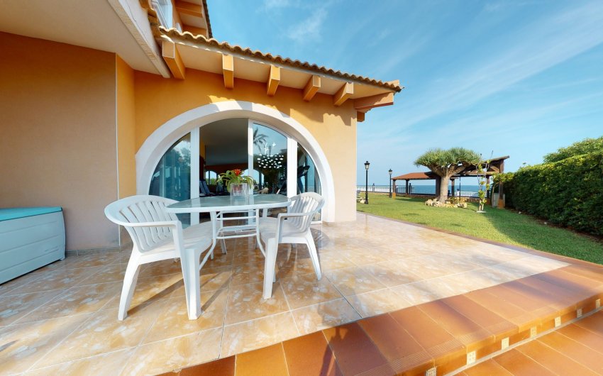 Resale - Villa -
Orihuela Costa - Costa Blanca