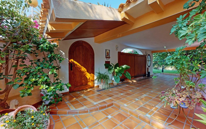 Resale - Villa -
Orihuela Costa - Costa Blanca