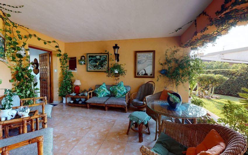 Resale - Villa -
Orihuela Costa - Costa Blanca