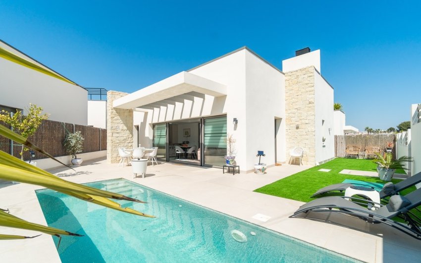 Resale - Villa -
Orihuela Costa - Costa Blanca