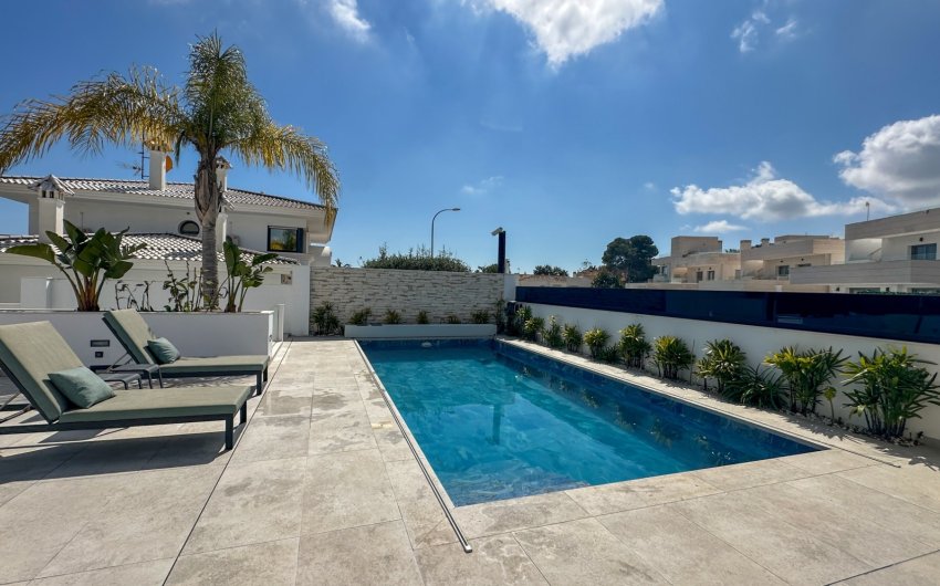 Resale - Villa -
Orihuela Costa - Costa Blanca