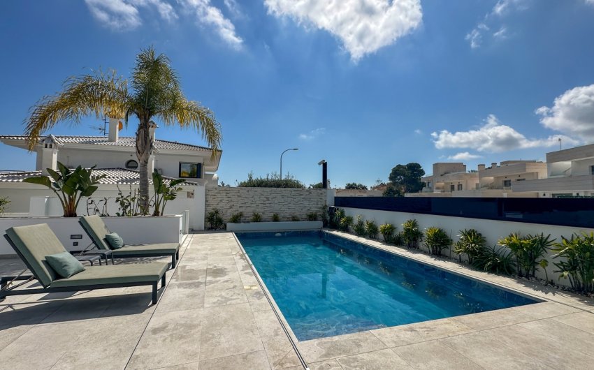 Resale - Villa -
Orihuela Costa - Costa Blanca