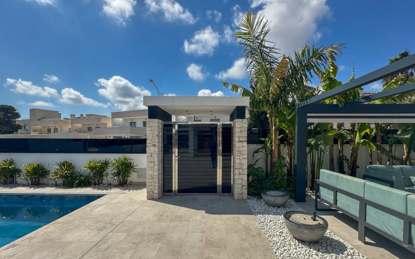 Resale - Villa -
Orihuela Costa - Costa Blanca