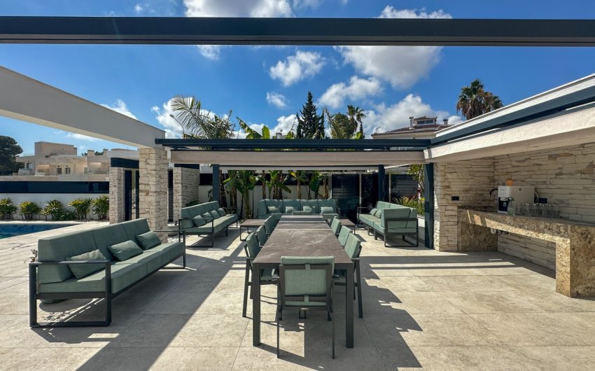 Resale - Villa -
Orihuela Costa - Costa Blanca