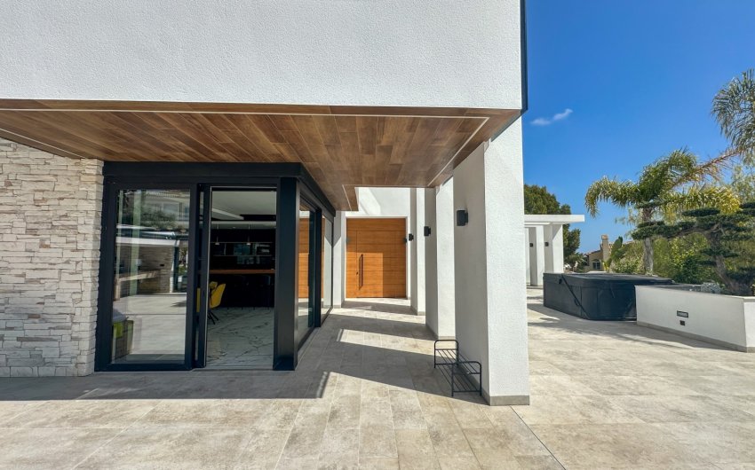 Resale - Villa -
Orihuela Costa - Costa Blanca