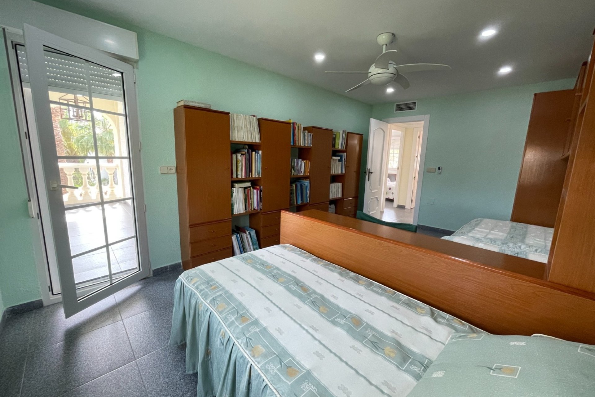 Resale - Villa -
Orihuela Costa - Costa Blanca